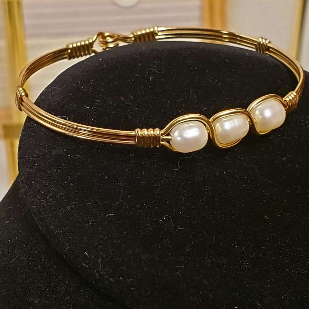 Ronaldo Waverly Pearl 14Kt Gold Wire Bracelet - Picture 2 of 6